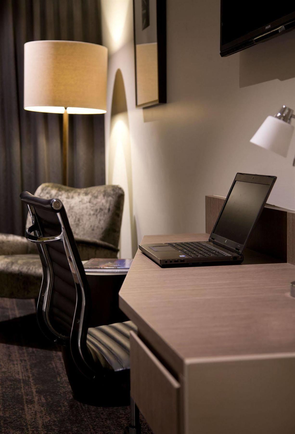 The Glen Hotel And Suites Rochedale Exteriér fotografie