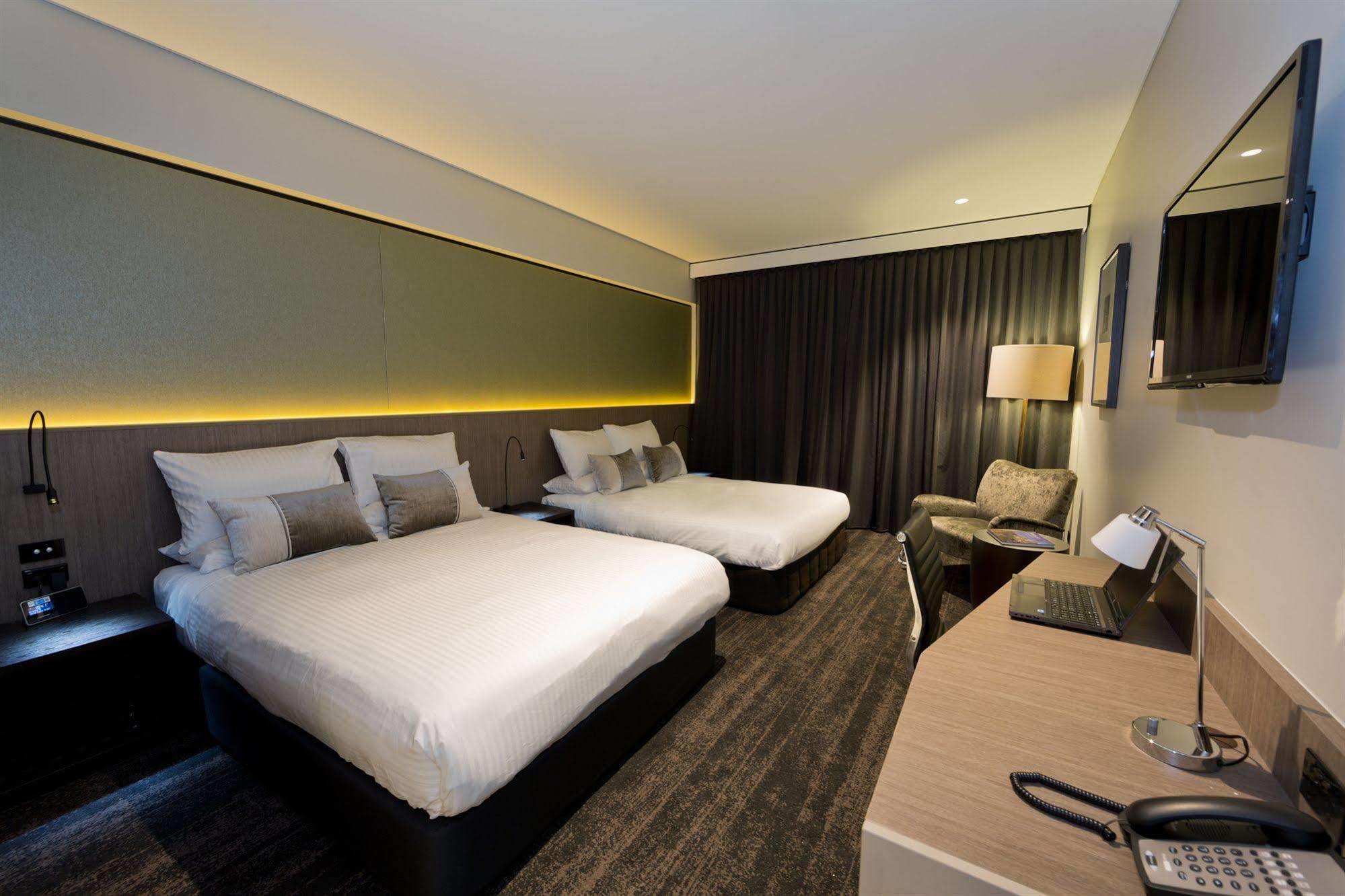 The Glen Hotel And Suites Rochedale Exteriér fotografie