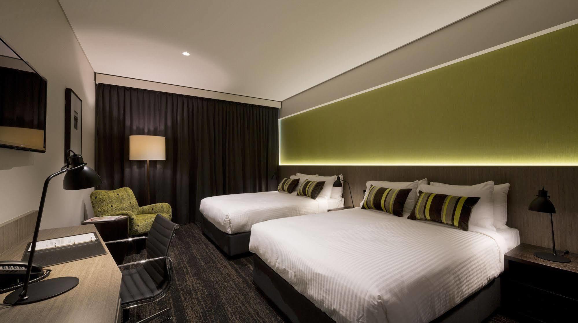 The Glen Hotel And Suites Rochedale Exteriér fotografie
