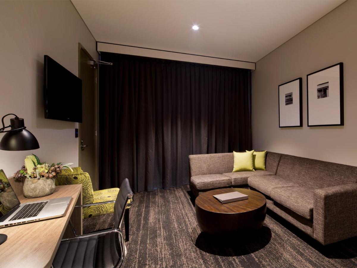 The Glen Hotel And Suites Rochedale Pokoj fotografie